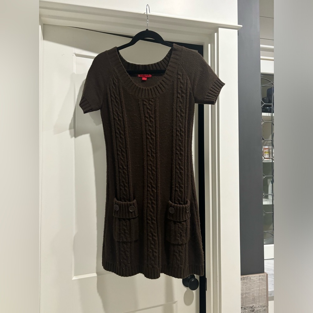 Cute brown knit dress with pockets